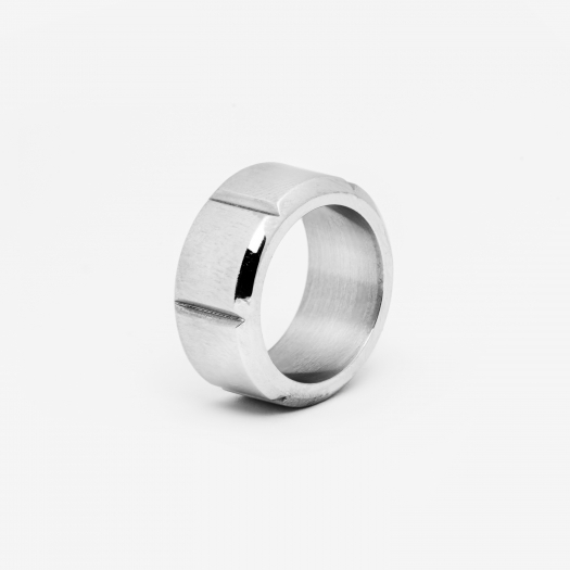 Szeroki pierścionek 10 mm ozdobiony rowkami
